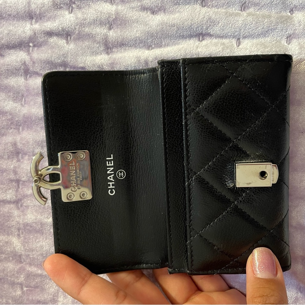 Chanel quilted card holder in black. - Picture 2 of 6